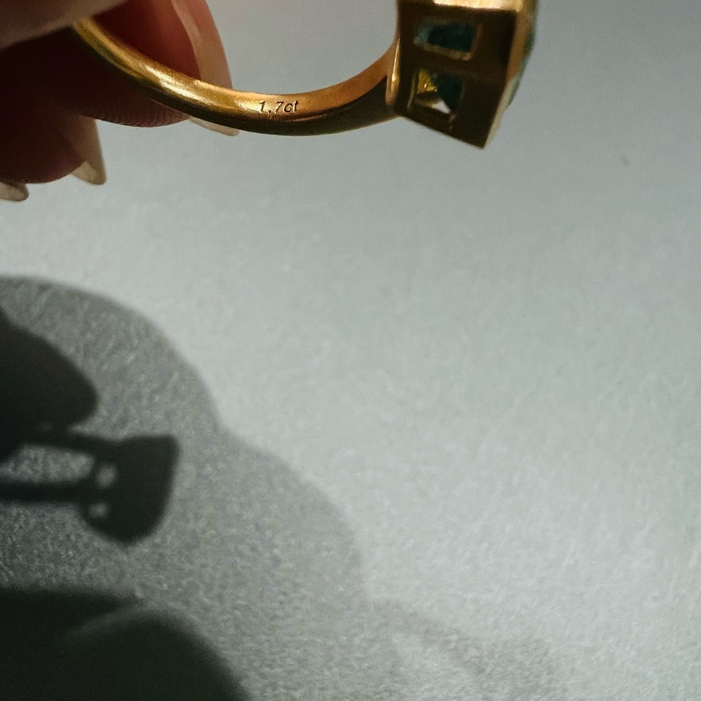 Top Quality 1.70ct Zambian Emerald Ring | Vivid Green | 18k Gold | Size 5.5 - Picture 5 of 6